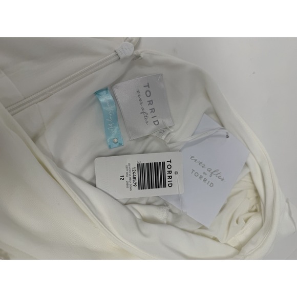 TORRID Wedding Dress Women's Size 12 Ivory V-Neck EVER AFTER never worn Empire - Picture 6 of 8
